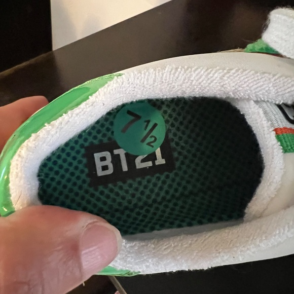 BY21 Skechers - Picture 3 of 3